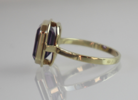 Gouden ring met amethist