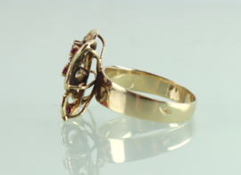 Gouden ring vlinder met robijn en diamant