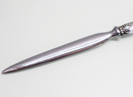 Antieke briefopener met zilveren handvat