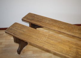 Twee Franse eiken kloosterbankjes