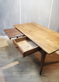 Antieke Franse tafel