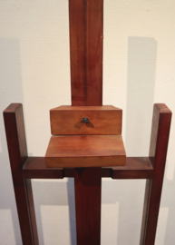 Oude houten schildersezel