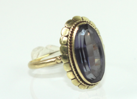 Vintage gouden ring met paarse saffier of spinel, jaren ‘70/’80.