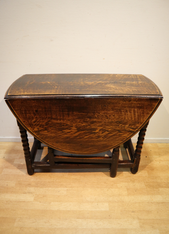 Antieke Engelse tafel antique table
