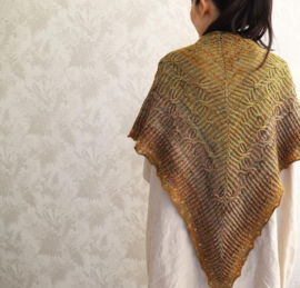 AKI SHAWL BY ERI SHIMIZU