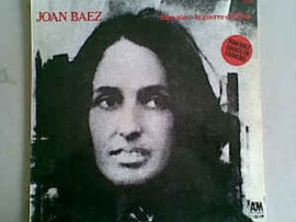 Joan Baez ‎– Bien Sûr...La Guerre Est Finie
