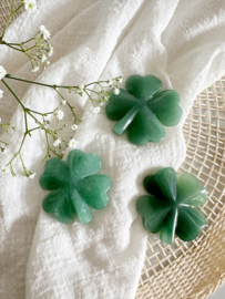 Lot's of luck - gemstone Clover 🍀