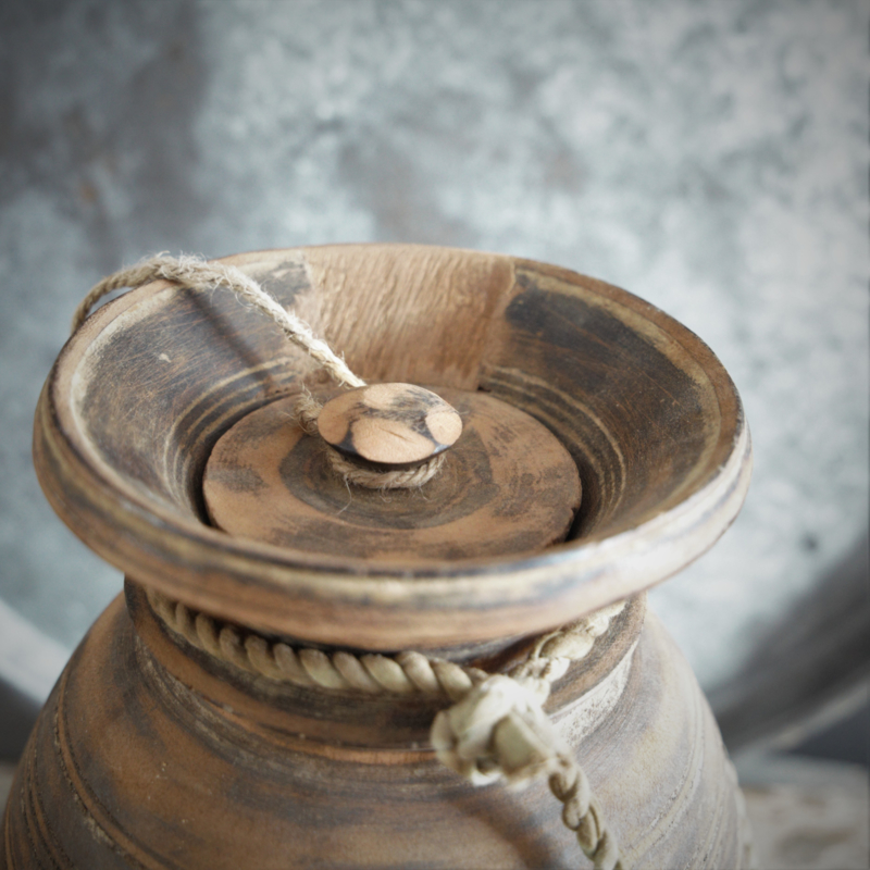 Houten pot met deksel Nepalese waterkruikjes AllesZoLeuk