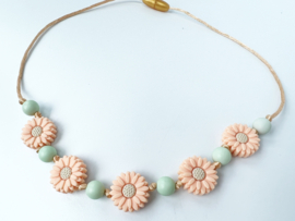 Ketting Daisies - zalmroze