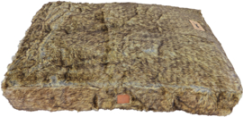 Est 1941’ ligkussen grizzly brown, 100×70 cm.