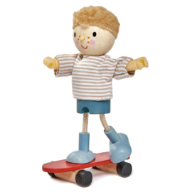 TENDER LEAF TOYS | Poppenhuis popje Edward Goodwood & skateboard