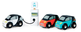 TENDER LEAF TOYS | Houten elektrische auto's en laadpaal