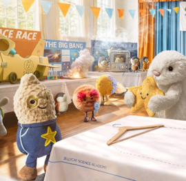 JELLYCAT | Amuseables knuffel pinda ster student  -15 x 7x 6 cm