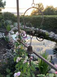 Metalen, gietijzeren hanger