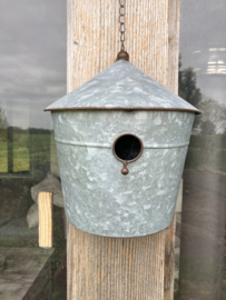 Decoratief zinken vogelhuisje, half rond