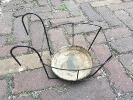Zwart metalen plantenbakje