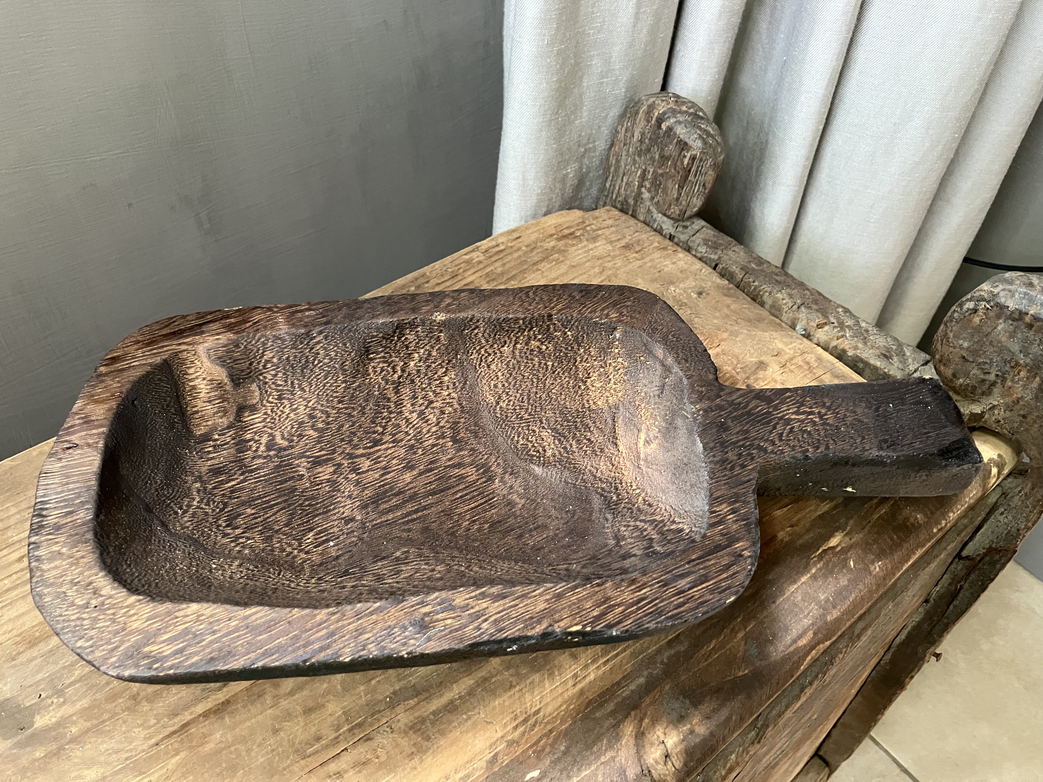 Houten trog