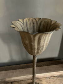 Metalen tulp kandelaar l