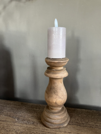 Kleine led stomkaars in taupe