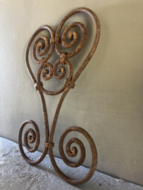 Roest metalen ornament