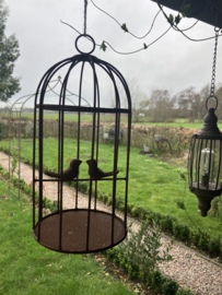 Roest metalen kooitje