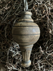 Houten toefhanger, 1