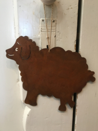 Roest metalen hanger, schaap