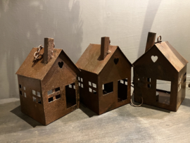 Roest metalen huisje