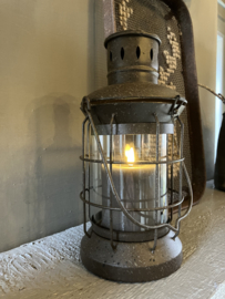 Metalen winlicht, lantaarn roest