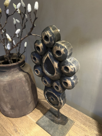 Massief ornament, metalen voet (3).
