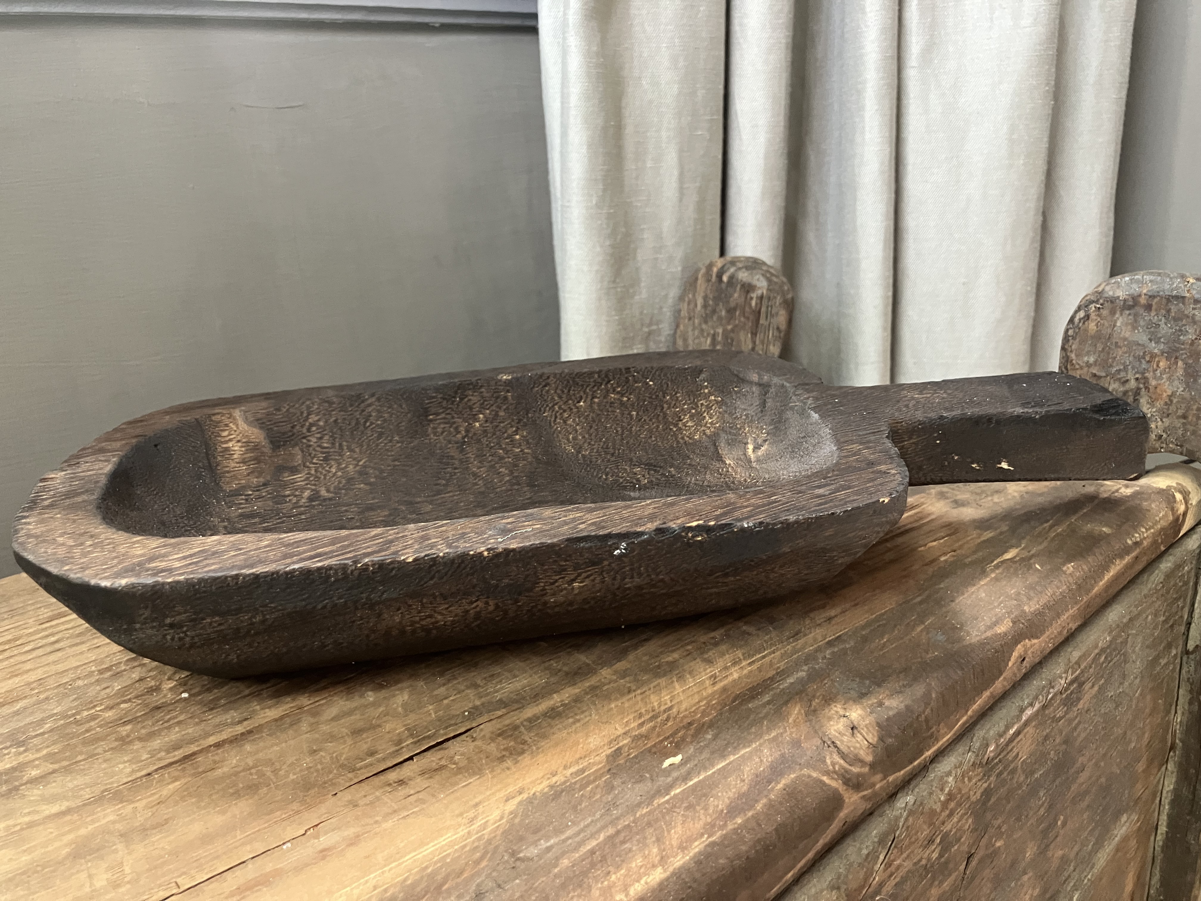 Houten trog