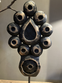 Massief ornament, metalen voet (3).