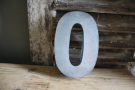 Metalen letter 'o', of cijfer '0'