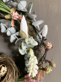 Voorjaarskrans met kunstbloemen