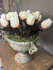 Metalen pot met kunst tulpen