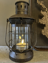 Metalen winlicht, lantaarn roest