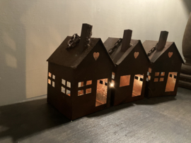Roest metalen huisje