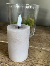 Kleine led stomkaars in taupe