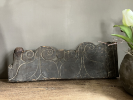 Oud houten ornament, 1