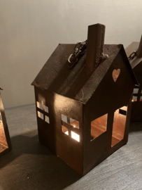 Roest metalen huisje