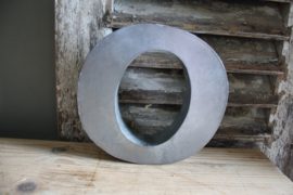 Metalen letter 'O'