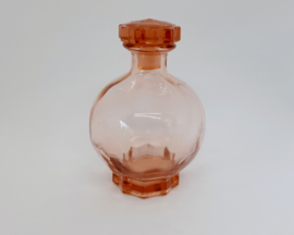 Art deco karaf van roze persglas (1920)