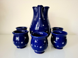 Kan en bekers, blauw aardewerk, vintage