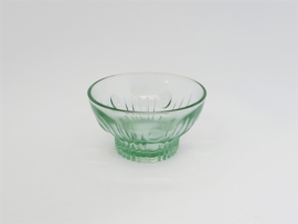 Vijf vintage groene persglas schaaltjes uit Frankrijk