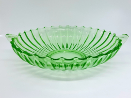 Groene  persglas schaal met handvatten, Art Deco