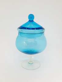 Vintage bonbonnière van blauw glas op voet