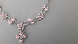 Jaren '80 zilverkleurige ketting met roze strass