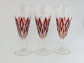 Drie Reims champagneglazen Harlequin, rood, jaren '50