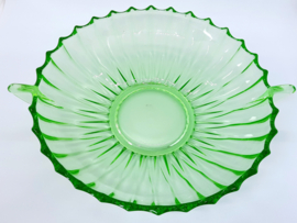 Art deco groene persglas schaal met handvatten