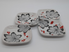 Vier vintage petit-four schaaltjes